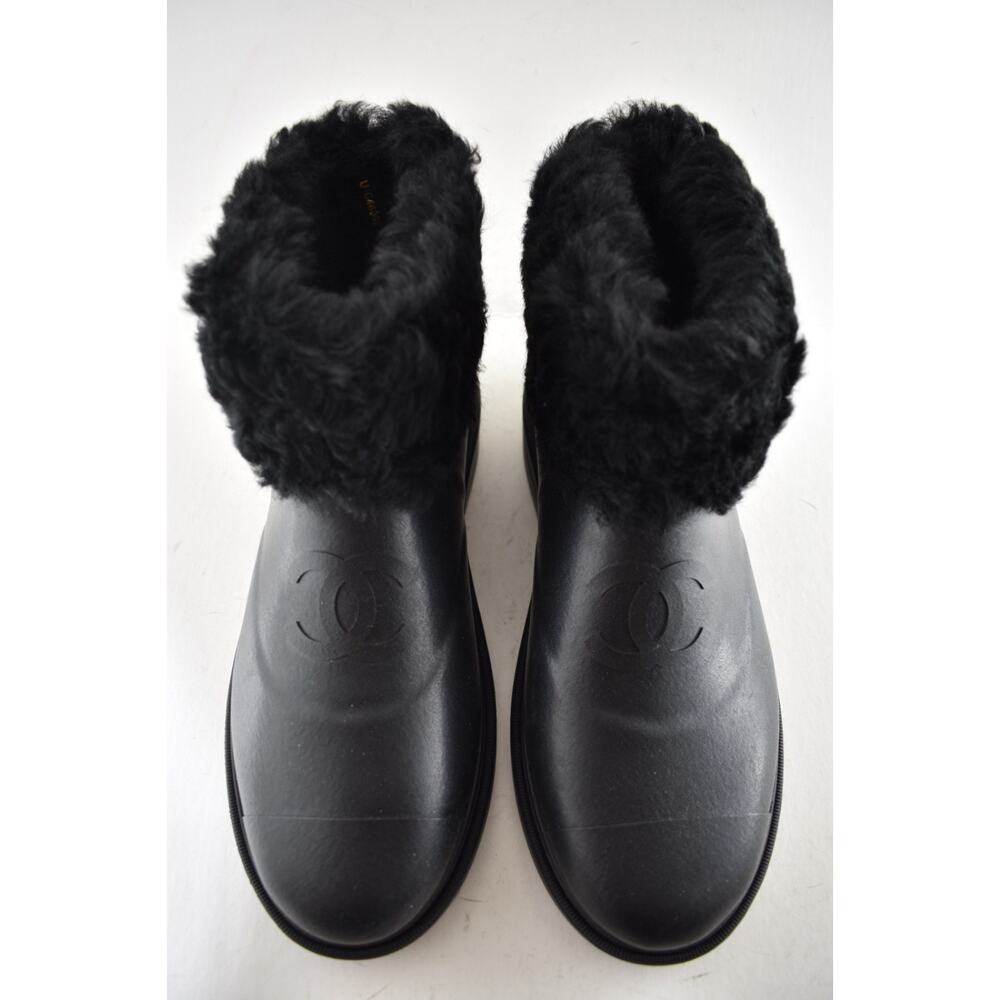 Chanel 24K Black Sheep Shearling Fur Rubber CC Low Top Short Ankle Rain Boots 42 - Picture 2 of 16